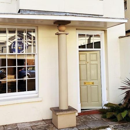 The Bolthole - Only Footsteps From The Beach. Weymouth Extérieur photo