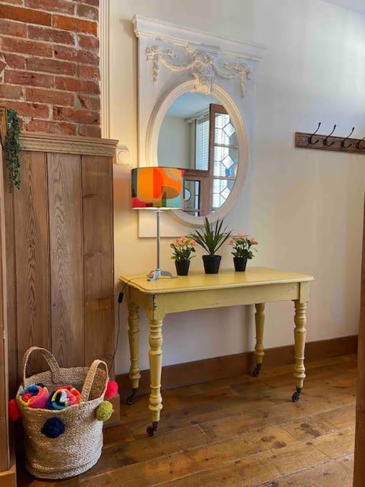 The Bolthole - Only Footsteps From The Beach. Weymouth Extérieur photo
